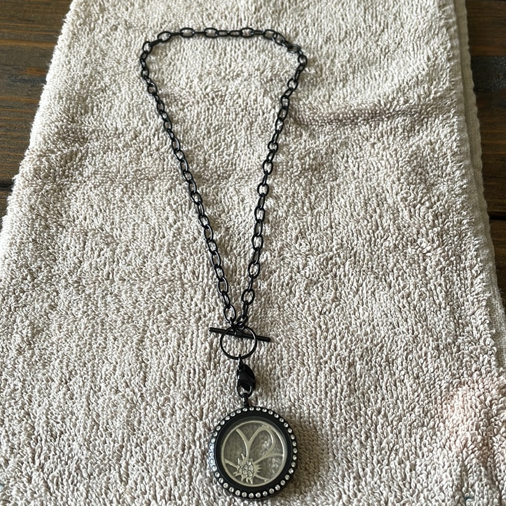 Origami Owl necklace